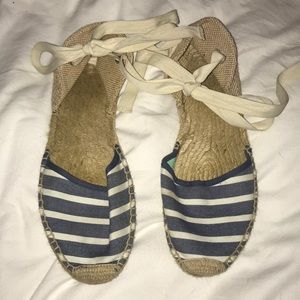 Striped tie up Soludos size 8